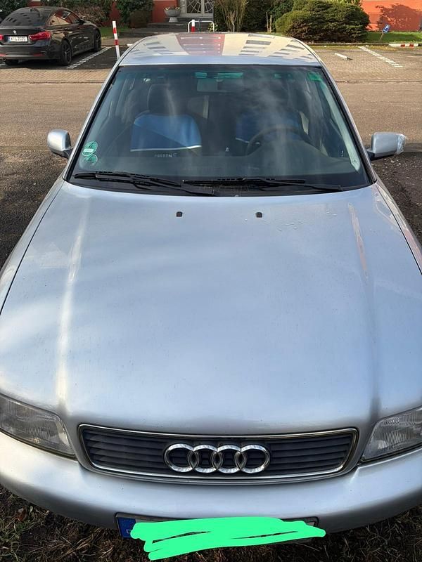 Gebraucht Audi A4 Design 100 PS (73 kW) 1997 Silber Limousine