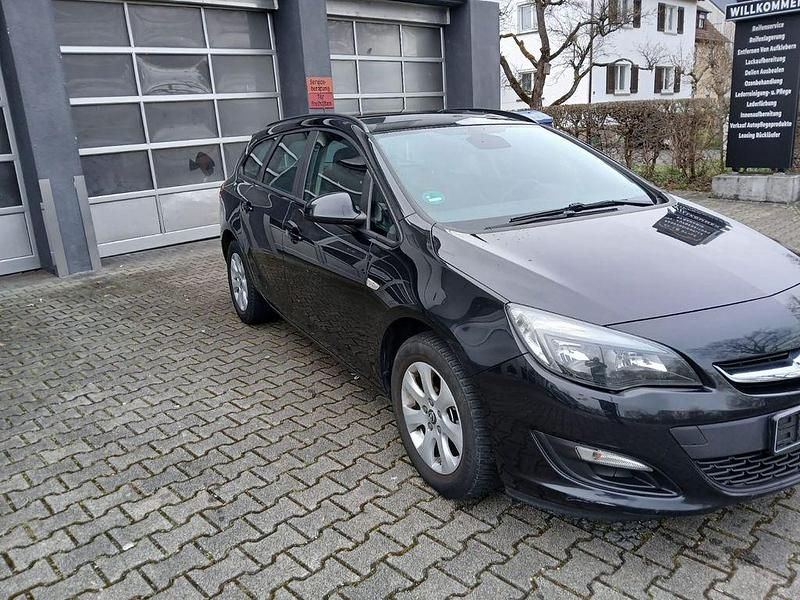 Gebraucht Opel Astra Edition 110 PS (80 kW) 2014 Schwarz Kombi
