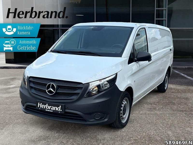 Weiß Gebraucht 2024 Mercedes Vito Van / Kleinbus | 34.355 € (Fairer Preis) - Bild 1/4