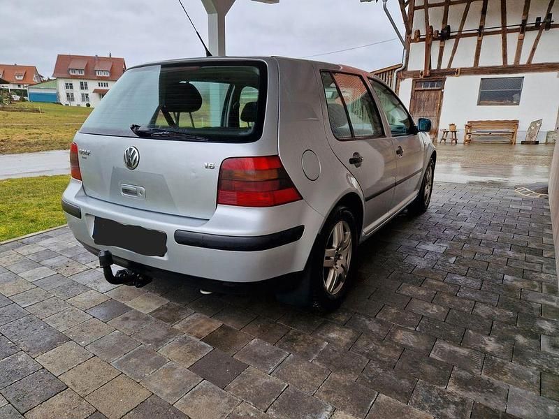 Gebraucht VW Golf IV Edition 105 PS (77 kW) 2001 Silber Limousine