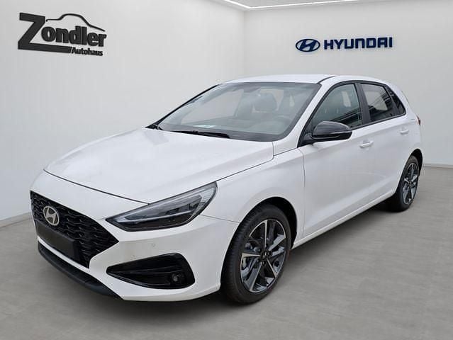 Gebraucht Hyundai i30 Advantage 103 PS (75 kW) 2025 Atlas white / sol (weiss) Limousine