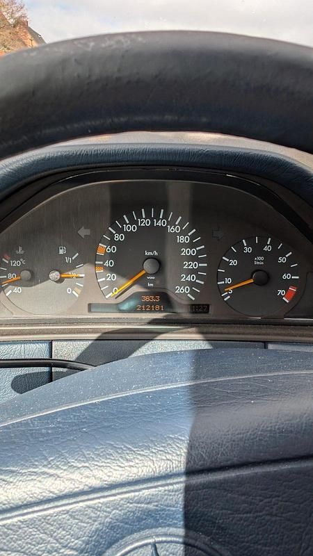 Second-hand Mercedes E280 193 CP (141 kW) 1997 Argintiu Berlinǎ