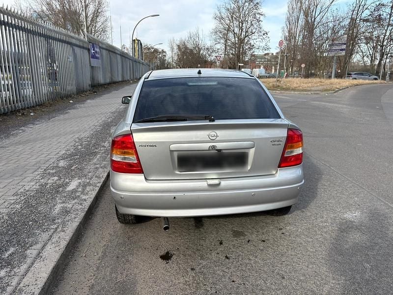 Gebraucht Opel Astra 101 PS (74 kW) 2002 Silber Limousine