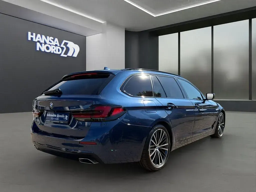 Gebraucht BMW 520 Performance 190 PS (139 kW) 2023 Blau Limousine