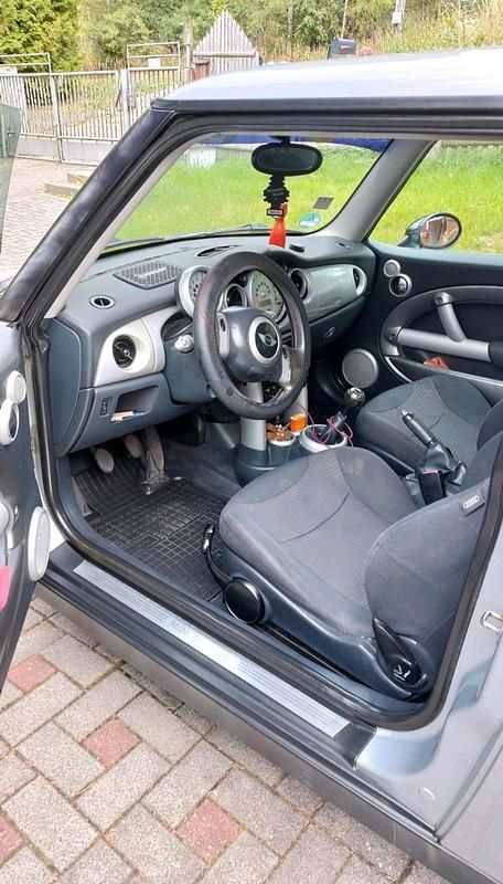 Second-hand Mini Cooper 90 CP (66 kW) 2004 Argintiu Hatchback