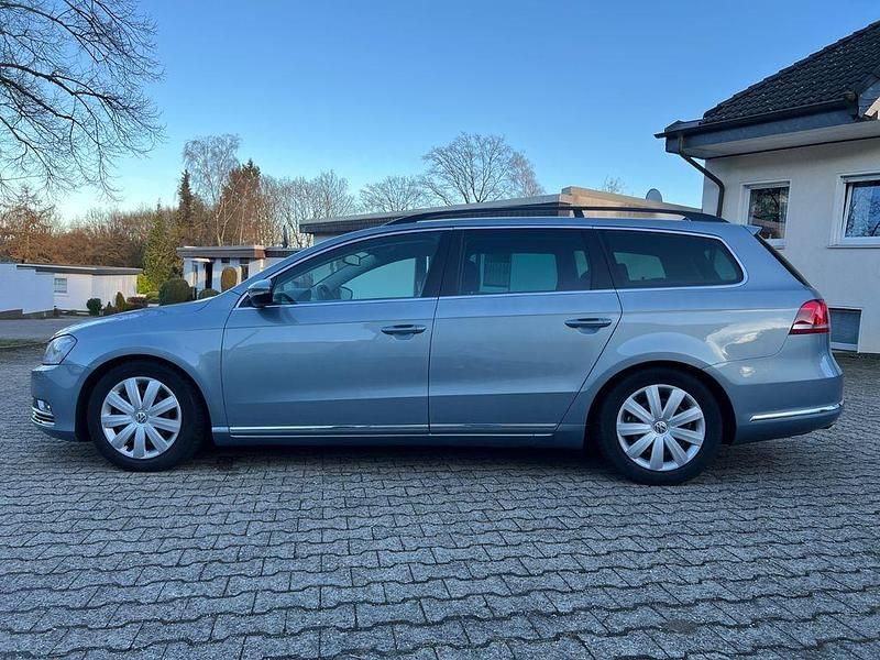 Gebraucht VW Passat Exclusive 140 PS (102 kW) 2011 Blau Kombi