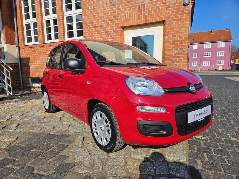 Neu Fiat Panda Red 65 PS (47 kW) 2026 Rot Kleinwagen