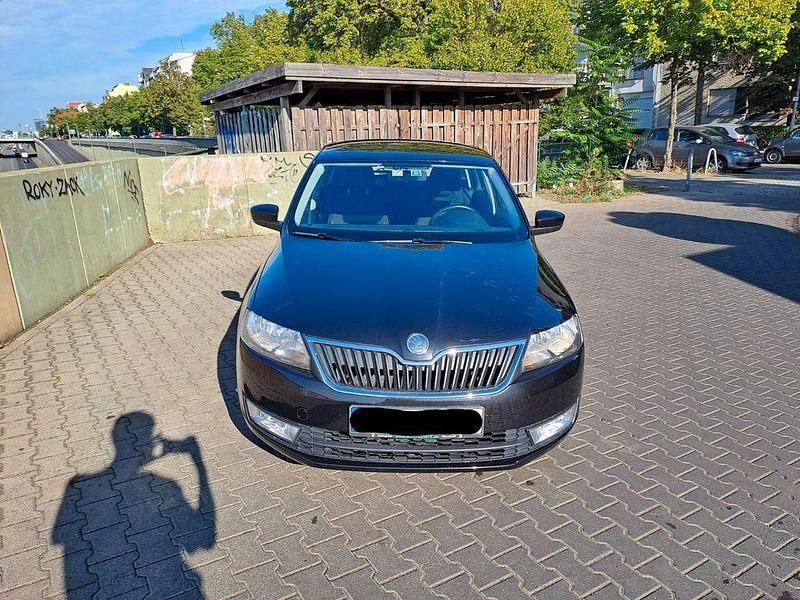Gebraucht Skoda Rapid Active 105 PS (77 kW) 2014 Schwarz Kleinwagen