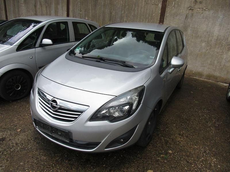 Silber Gebraucht 2013 Opel Meriva Innovation Van / Kleinbus | 3.800 € (Fairer Preis) - Bild 1/4