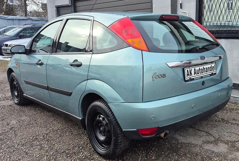 Gebraucht Ford Focus Ghia 101 PS (74 kW) 1999 Blau Limousine