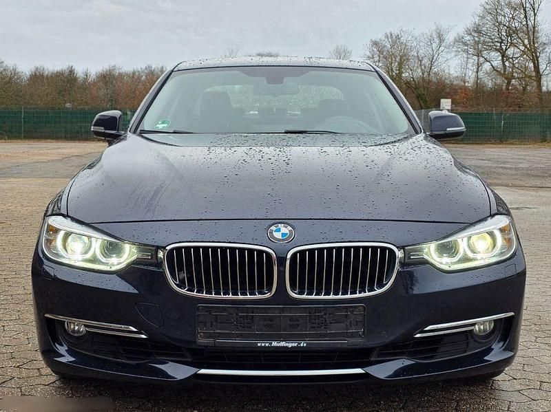 Gebraucht BMW 320 Comfort Edition 184 PS (135 kW) 2012 Blau Limousine