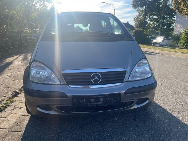 Gold Gebraucht 2004 Mercedes A160 Classic Van / Kleinbus | 1.300 € (Fairer Preis) - Bild 1/4