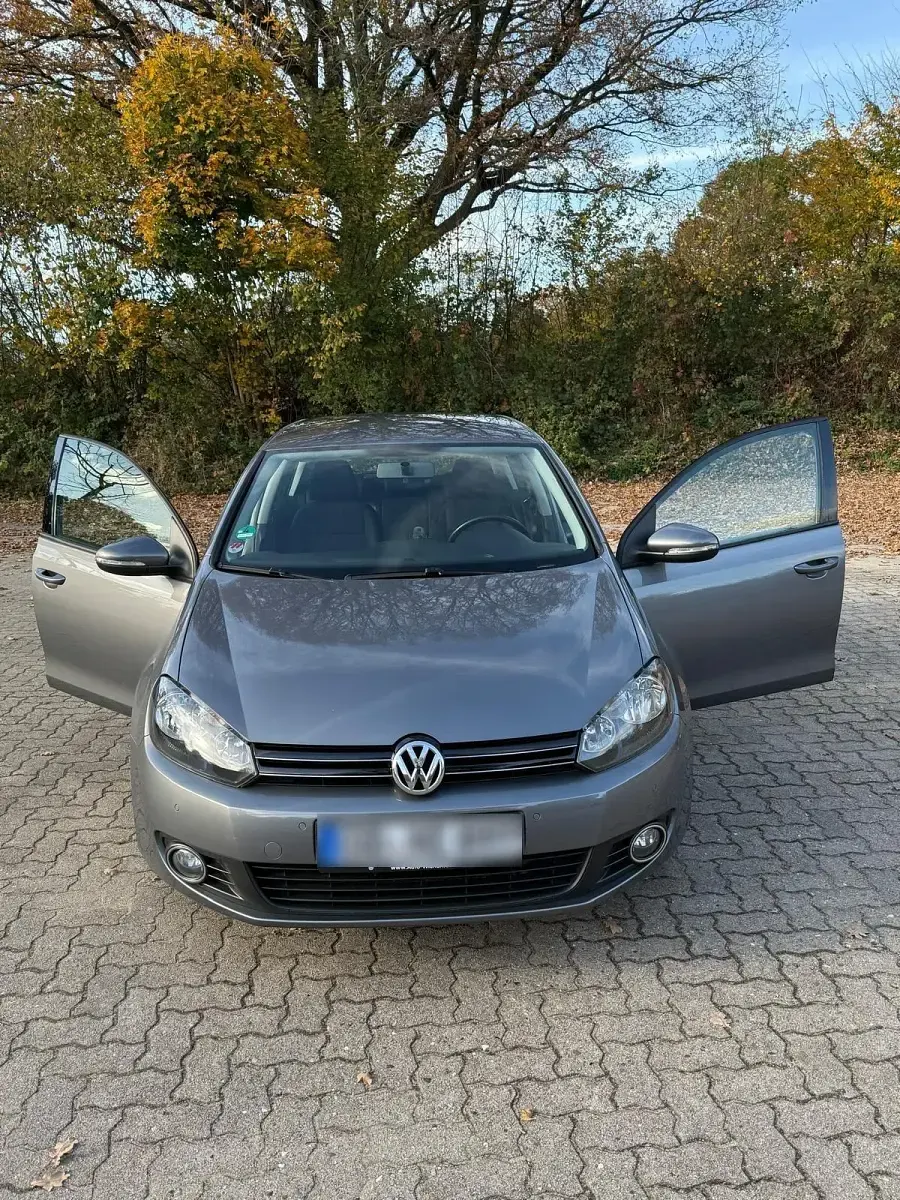 Gebraucht VW Golf VI 122 PS (89 kW) 2010 Grau Kleinwagen