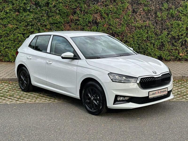 Neu Skoda 105 95 PS (69 kW) 2026 Weiß Limousine