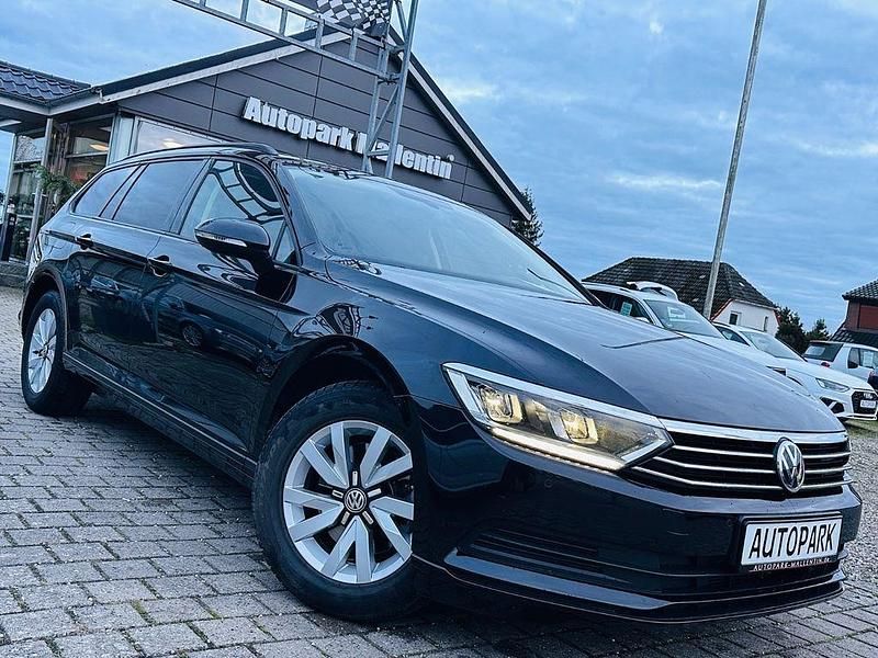 Schwarz Gebraucht 2018 VW Passat Kombi | 15.500 € (Fairer Preis) - Bild 1/4