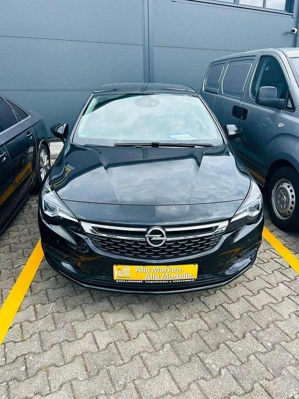 Graphitschwarz Gebraucht 2016 Opel Astra Innovation Kleinwagen | 11.200 € (Fairer Preis) - Bild 1/4