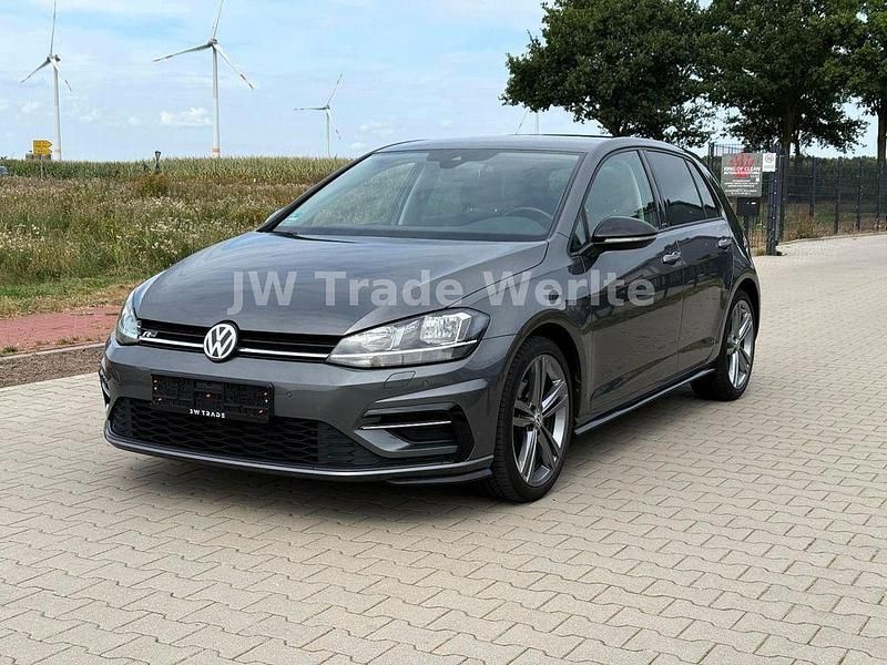 Grau Gebraucht 2019 VW Golf VII R-line Limousine | 16.699 € (Fairer Preis) - Bild 1/4