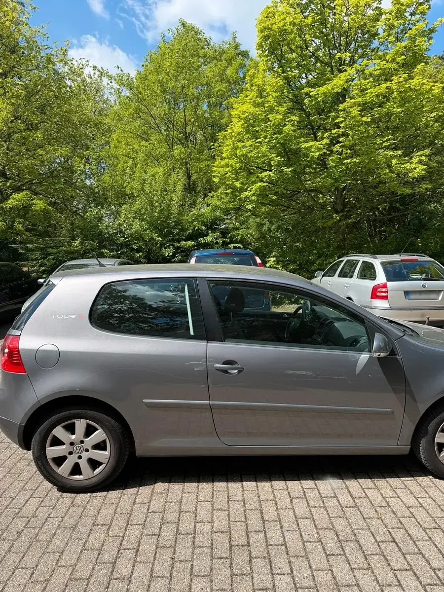 Używany VW Golf V 75 KM (55 kW) 2006 Szary Hatchback