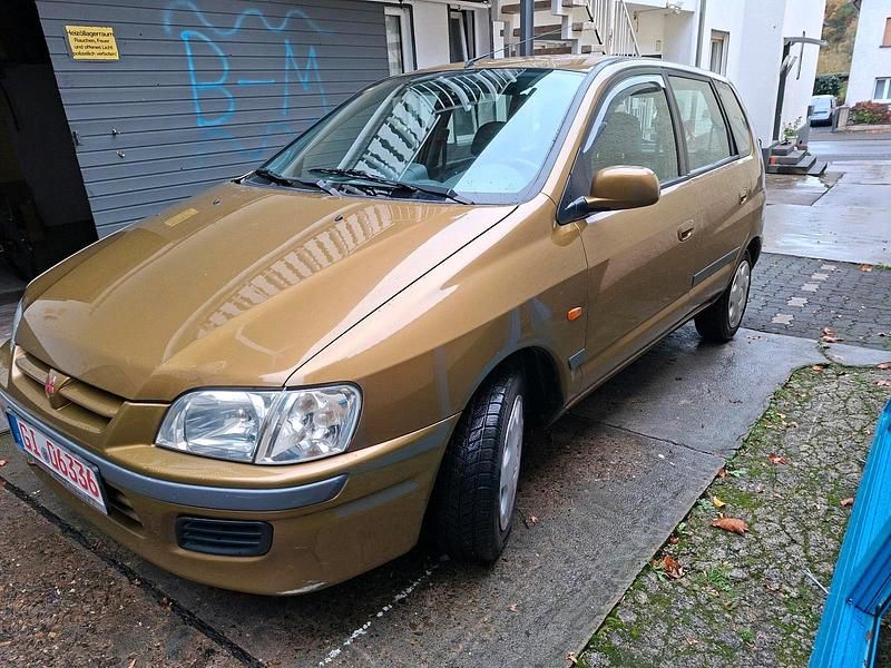 Gold Gebraucht 1999 Mitsubishi Space Star Van / Kleinbus | 999 € (Fairer Preis) - Bild 1/4