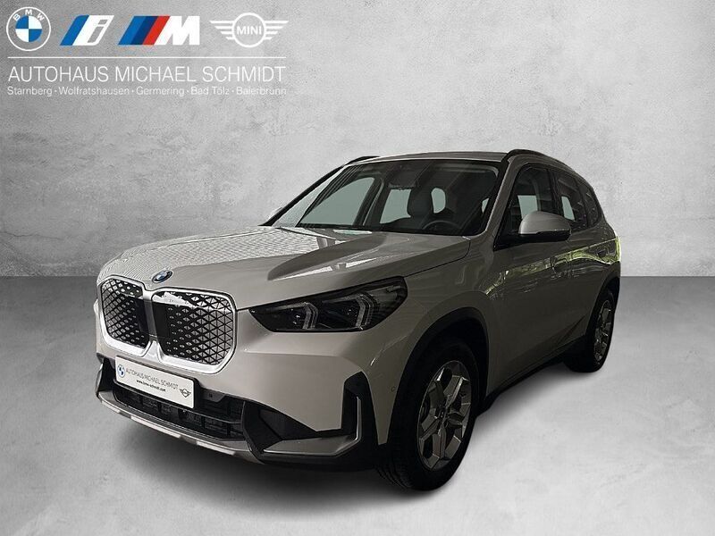 Weiß Neu 2025 BMW iX1 SUV | 45.900 € - Bild 1/4