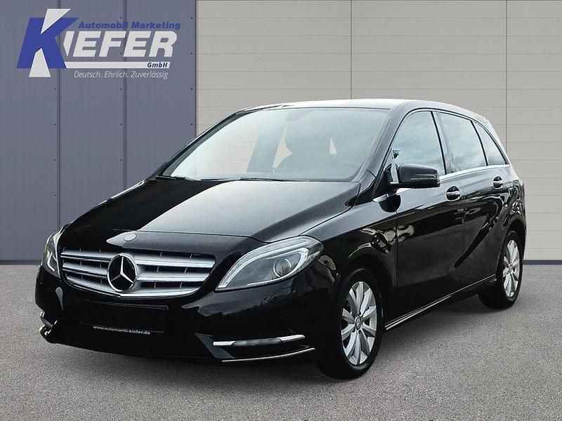 Gebraucht Mercedes B180 109 PS (80 kW) 2012 Schwarz Van / Kleinbus