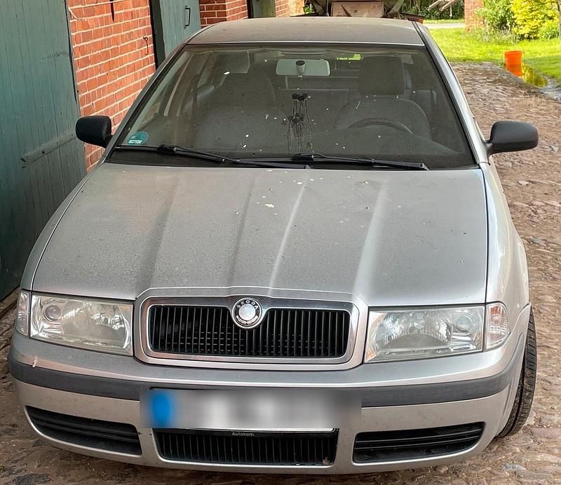 Silber Gebraucht 2002 Skoda Octavia Limousine | 555 € (Guter Preis) - Bild 1/4