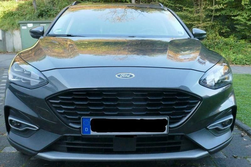 Usata Ford Focus Active 120 CV (88 kW) 2020 Grigio Berlina