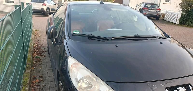 Schwarz Gebraucht 2007 Peugeot 207 CC Cabrio | 1.500 € (Fairer Preis) - Bild 1/4