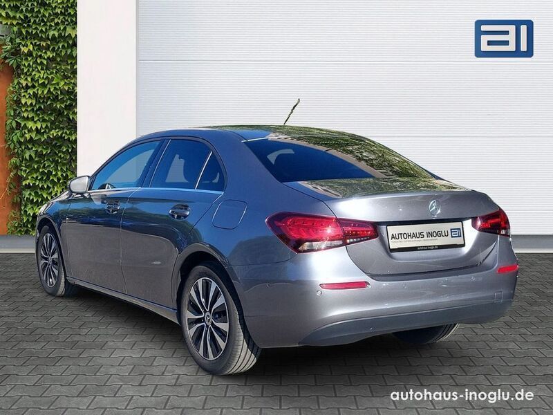 Gebraucht Mercedes A220 Style 190 PS (139 kW) 2022 Mountaingrau  met. Limousine
