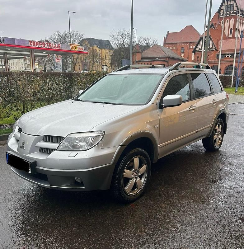 Silber Gebraucht 2006 Mitsubishi Outlander SUV | 2.350 € (Superpreis) - Bild 1/4