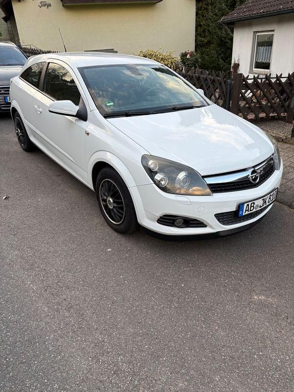 Gebraucht Opel Astra GTC Selection 116 PS (85 kW) 2009 Weiß Limousine