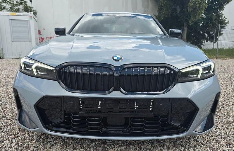 Grau Gebraucht 2023 BMW 330 Limousine | 38.000 € (Superpreis) - Bild 1/4