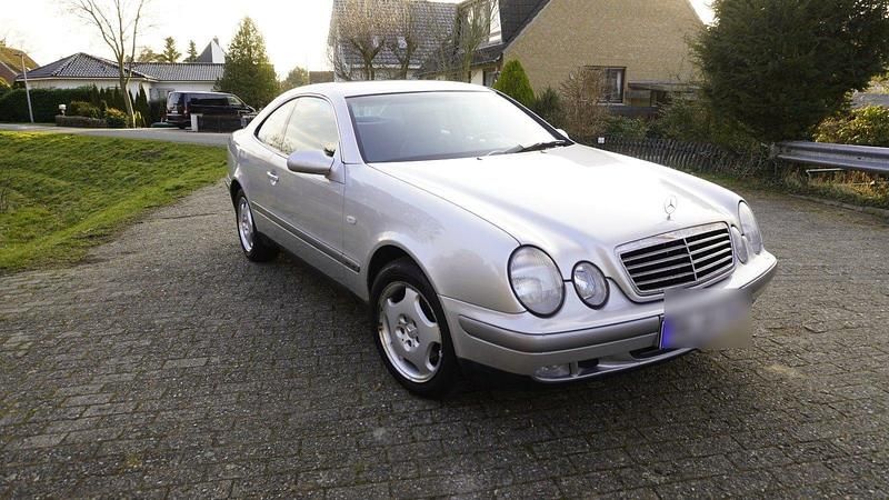 Grau Gebraucht 1997 Mercedes CLK200 Coupé | 4.321 € (Fairer Preis) - Bild 1/4