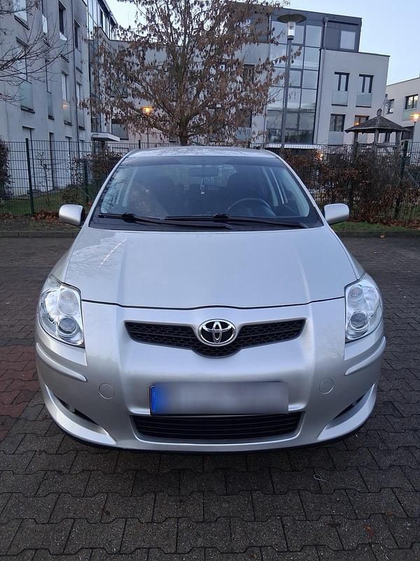Gebraucht Toyota Auris 124 PS (91 kW) 2009 Grau Kleinwagen