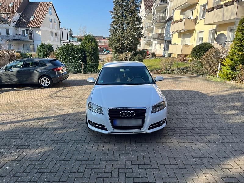 Gebraucht Audi A3 Ambiente 140 PS (102 kW) 2011 Weiß Kleinwagen