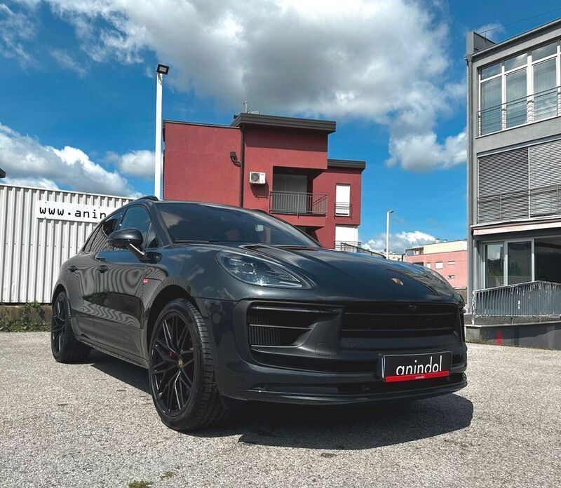Grau Gebraucht 2023 Porsche Macan GTS SUV | 105.910 € (Etwas zu teuer) - Bild 1/4