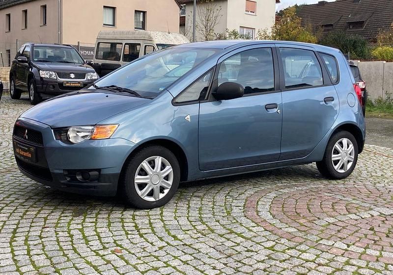 Blau Gebraucht 2010 Mitsubishi Colt Inform Limousine | 5.799 € (Teuer) - Bild 1/4