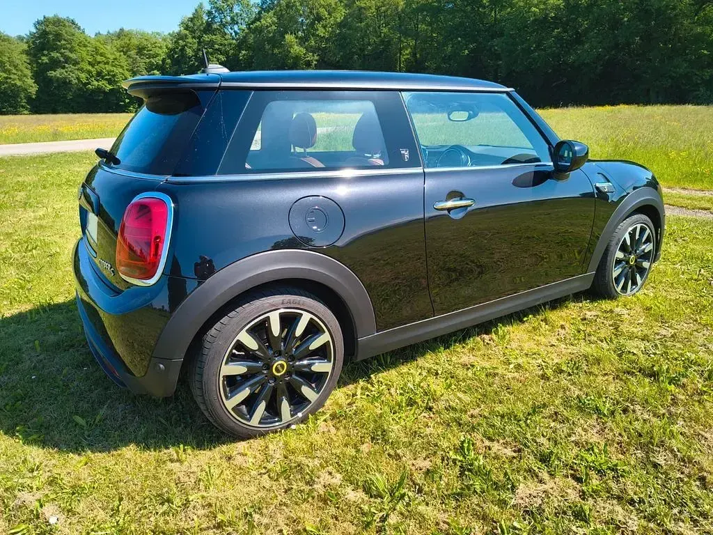 Usata Mini Cooper SE 135 kW (184 CV) 2023 Nero Utilitaria