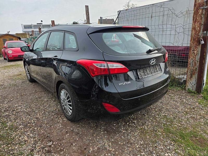 Gebraucht Hyundai i30 135 PS (99 kW) 2014 Schwarz Kombi