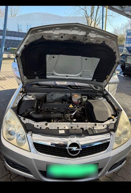 Gebraucht Opel Vectra 140 PS (102 kW) 2007 Silber Limousine
