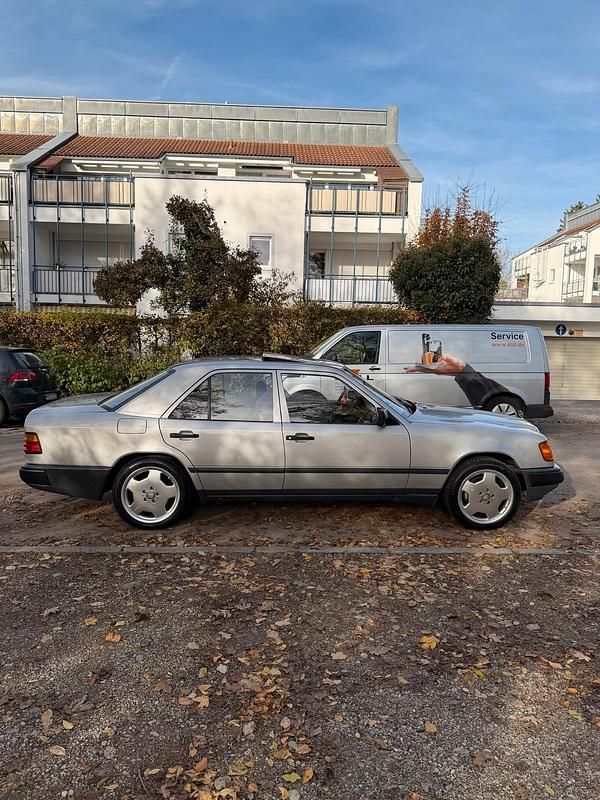 Gebraucht Mercedes E230 AMG 132 PS (97 kW) 1989 Silber Limousine