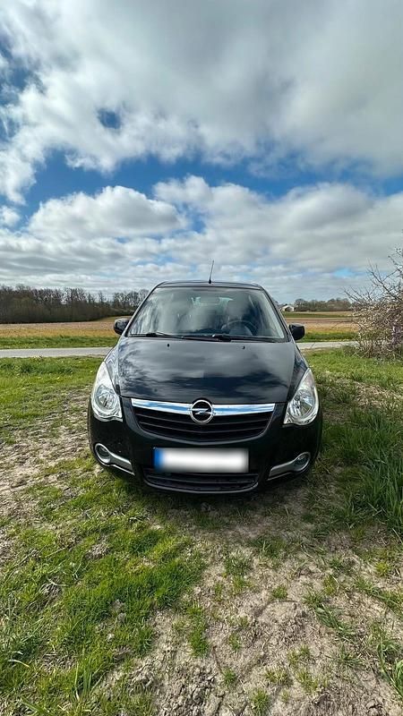 Second-hand Opel Agila 65 CP (47 kW) 2009 Negru Hatchback