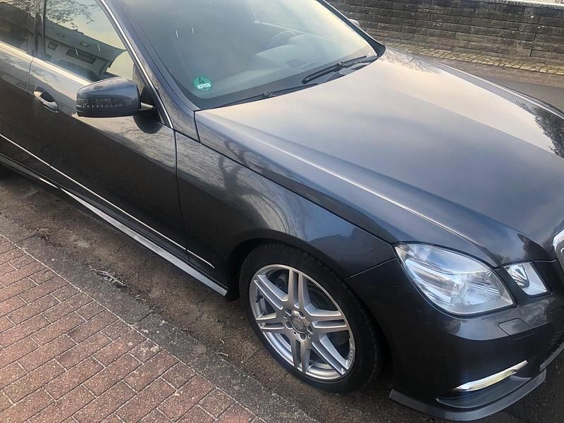 Gebraucht Mercedes E350 Avantgarde 265 PS (194 kW) 2012 Grau Kombi