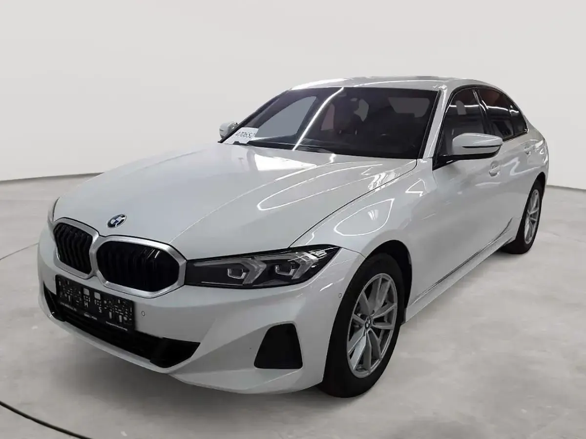 Gebraucht BMW 320 Sport Line 190 PS (139 kW) 2024 Limousine