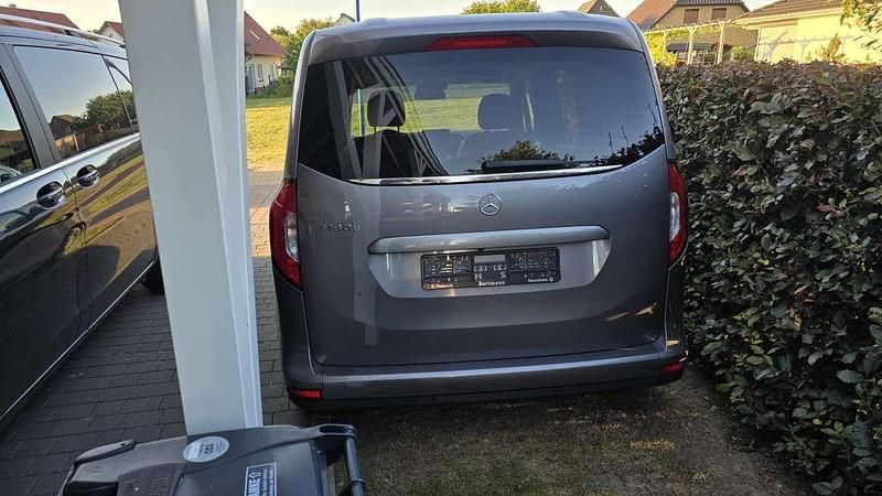 Gebraucht Mercedes T180 Edition 116 PS (85 kW) 2022 Grau Van / Kleinbus
