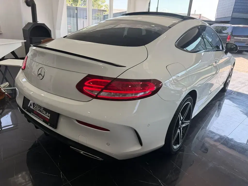 Gebraucht Mercedes C200 AMG 184 PS (135 kW) 2018 Weiß Coupé