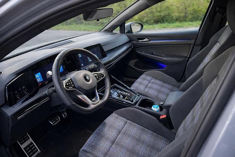 Gebraucht VW Golf VIII GTE 204 PS (150 kW) 2022 Grau Kleinwagen