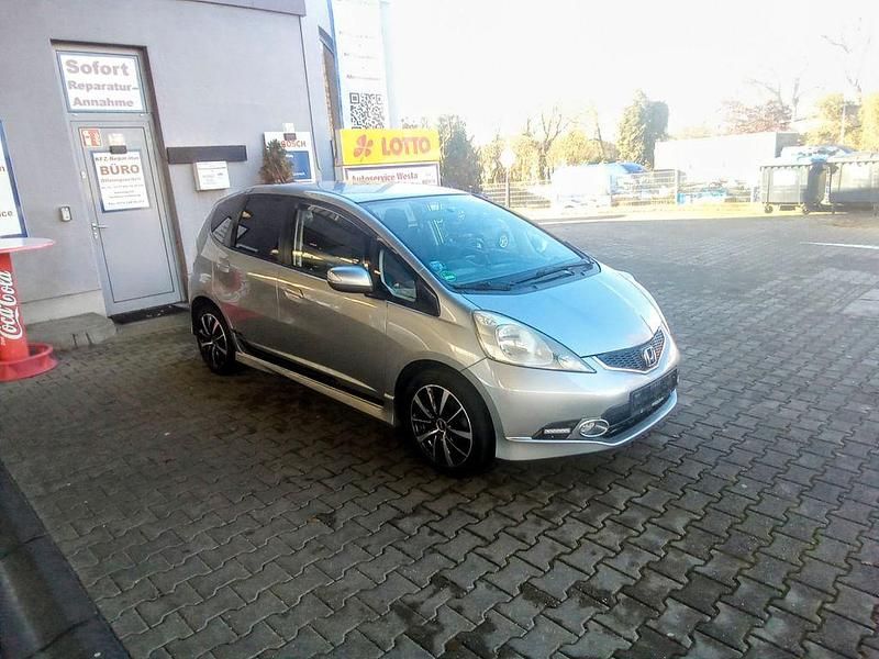 Grau Gebraucht 2011 Honda Jazz Comfort Kleinwagen | 5.599 € (Fairer Preis) - Bild 1/4