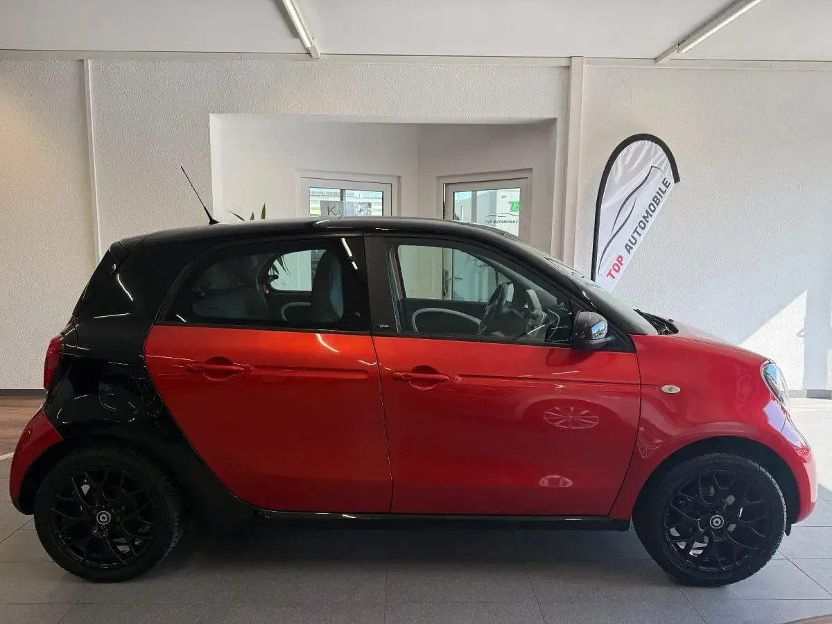 Gebraucht Smart ForFour 71 PS (52 kW) 2015 Schwarz Kleinwagen