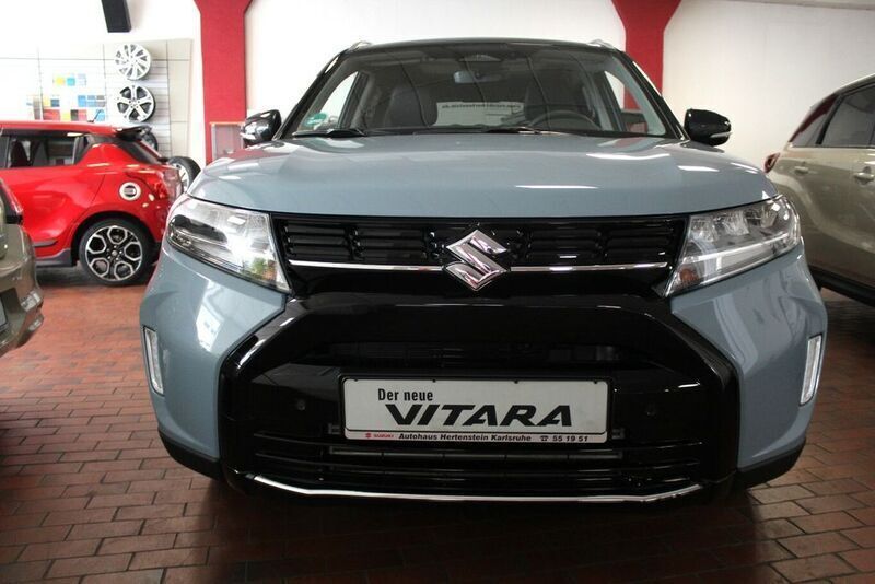 Hellblau Gebraucht 2024 Suzuki Vitara Comfort+ SUV | 26.490 € (Etwas zu teuer) - Bild 1/4